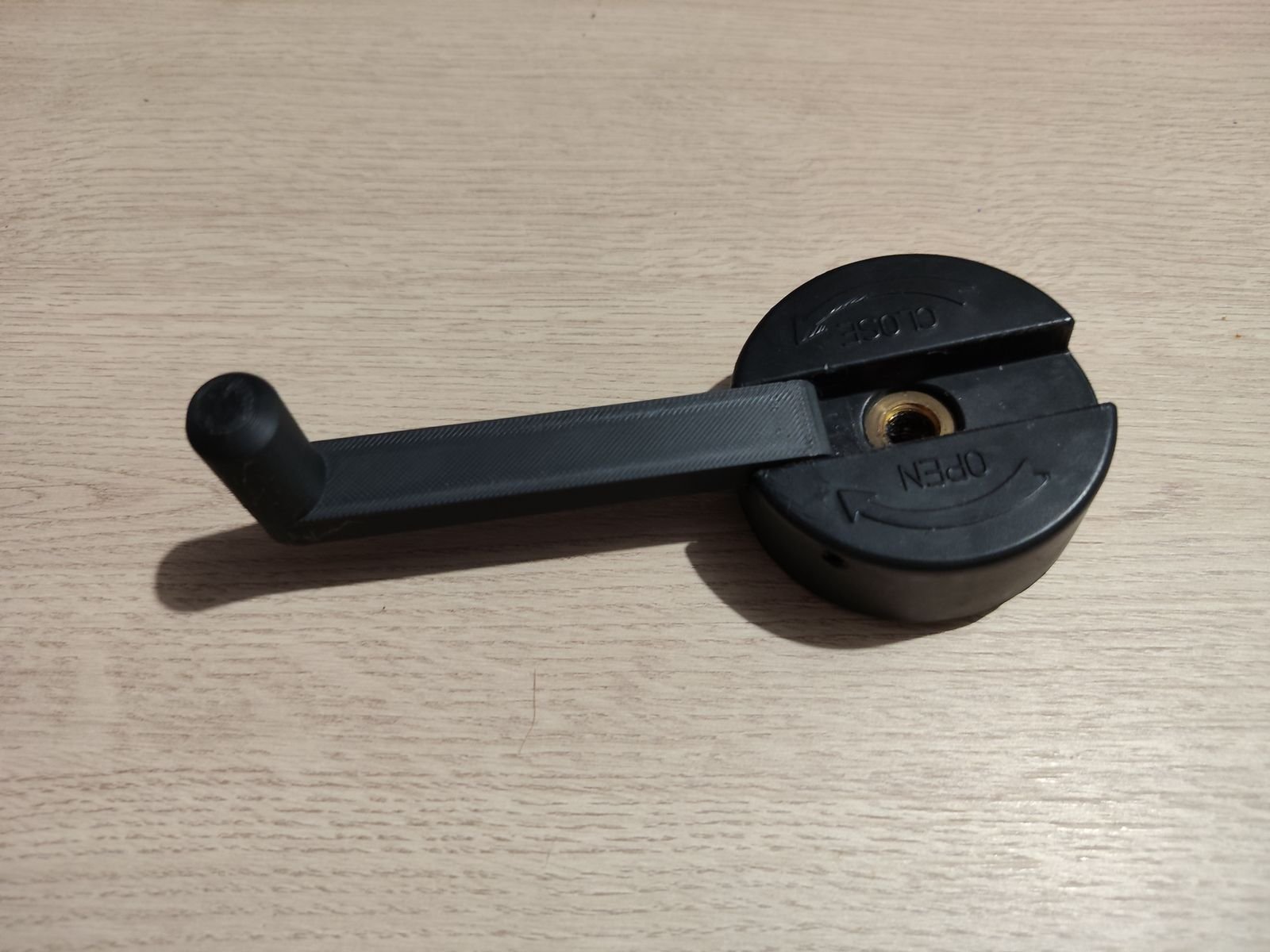 Levier réparé par une pièce imprimée en 3D
